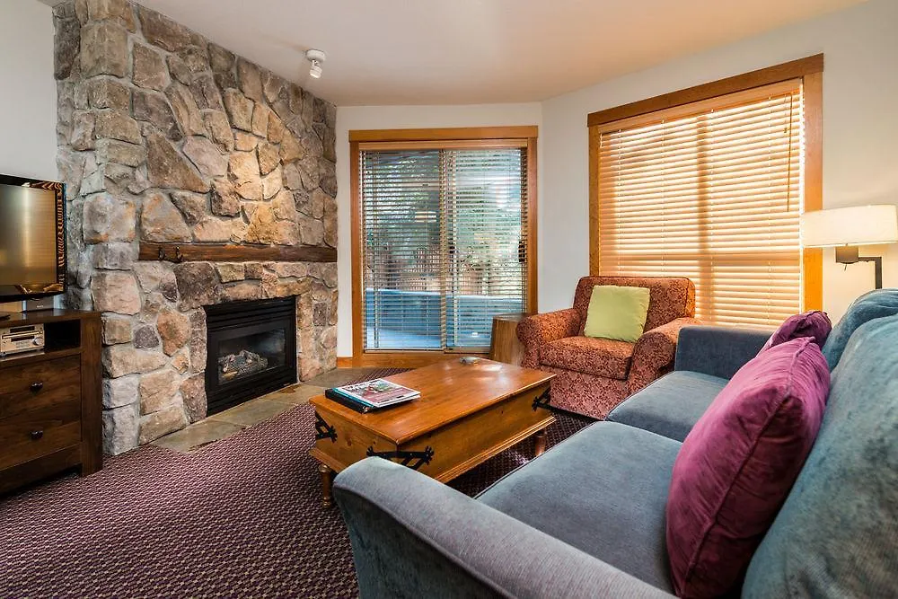 Lodging Ovations Hotel Whistler