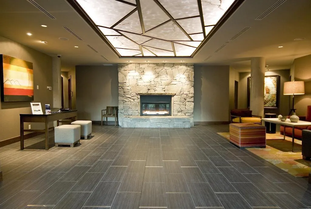 Lodging Ovations Hotel Whistler