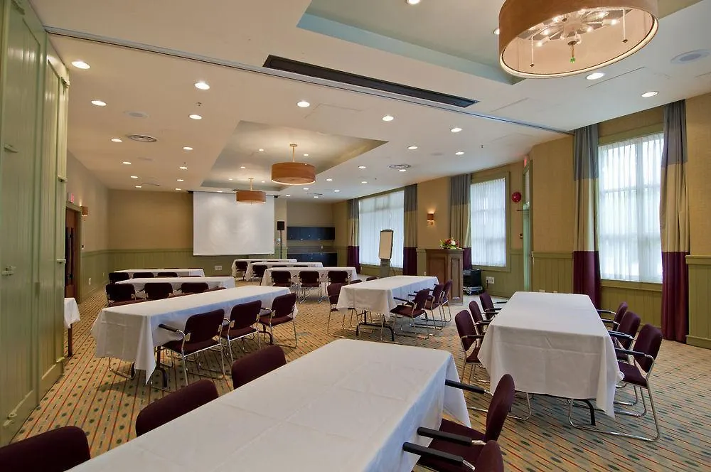 Lodging Ovations Hotel Whistler