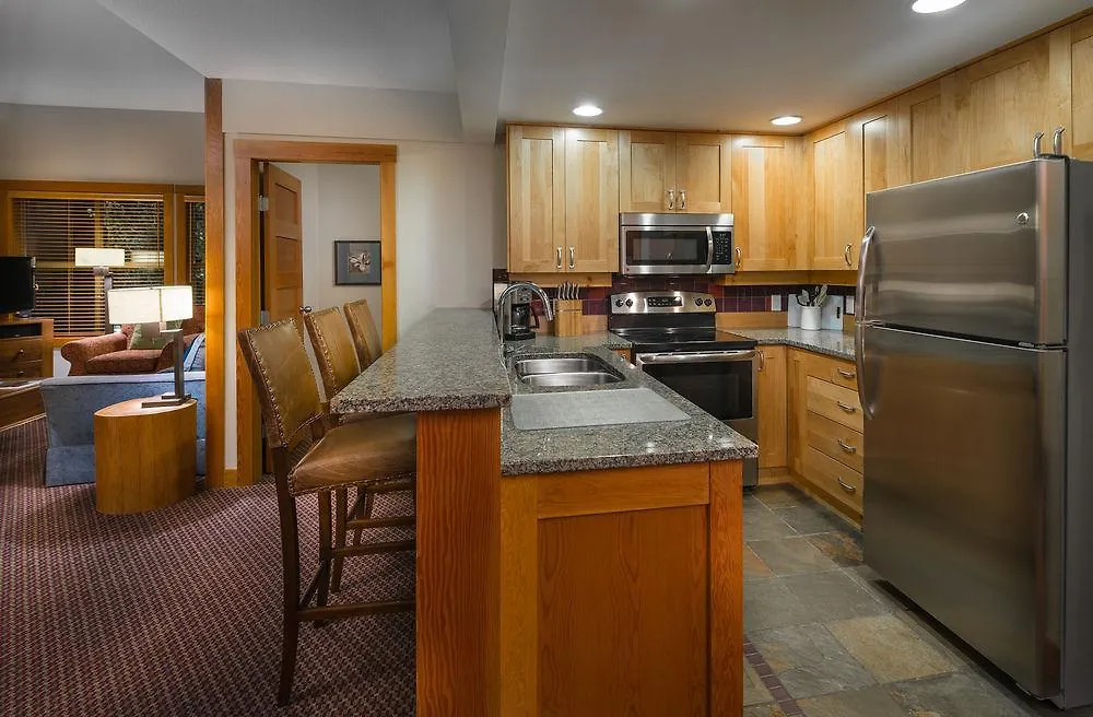 Lodging Ovations Hotel Whistler